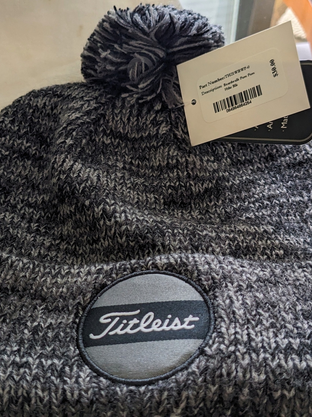 Titleist Men’s Boardwalk Pom Pom Heather Black NWT Beanie